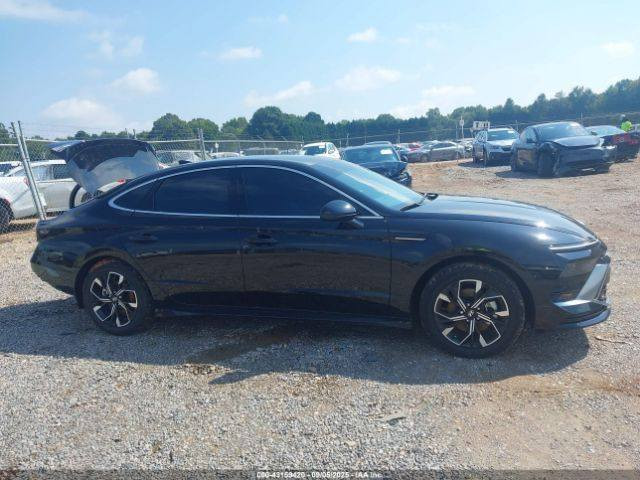 سوناتا 2024 سيل حادث جدن خفيف من دون ايرباك السيارة زيرو ماشيه 6000 واصل ميناء امقصر من دون كمرك ترهم على كتاب الشهداء السعر 153  توصل يوم 9 شهر1 ***********
