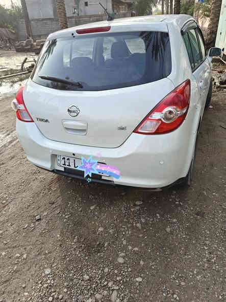 نيسان تيدا 2009 رقم انكليزي بيها 
تبديل باب السايق و جامرلغ جهة السايق
بيع او مراوس بفيرسا 2010
السعر 75
للاستفسار الاتصال على 

***********
