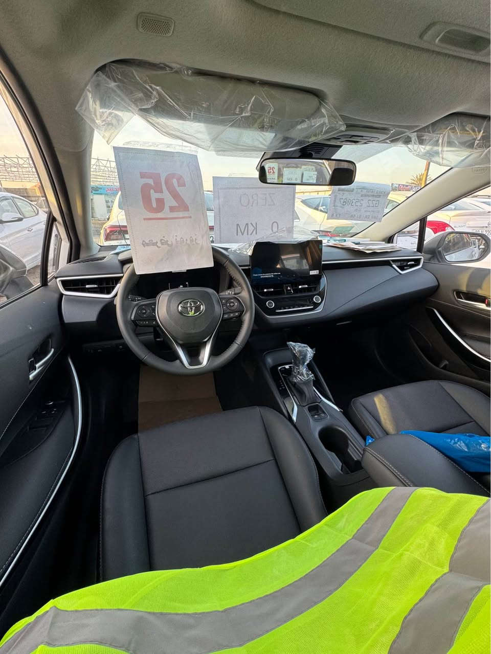 كورلا هايبرد شكل الخليجي رقم مميز فول 2025 زيرو كشن جلد بلاد سبايدر جنطه 
حساس امامي وحساس خلفي 
- بصمة تشغيل
* بصمة ابواب
* فتحة سقف
* داخل جلد اصلي اسود
* رادار امامي
* كروس سرعة
* تحديد مسار
* تحكم مقود
* مري كهرباء
* تبريد قطعتين
* شاشة + كاميرا
* اوتو هولد
* هاندبريك بصمة
* دشبول الكتروني
* ايرباك عدد 10
* لايت زينون
* لايت عدسة
* ويل كب
وباقي المواصفات المعروفة
السعر 168$ 💵 🔒 للاتصال والاستفسار *********** ديوانية, القادسية
