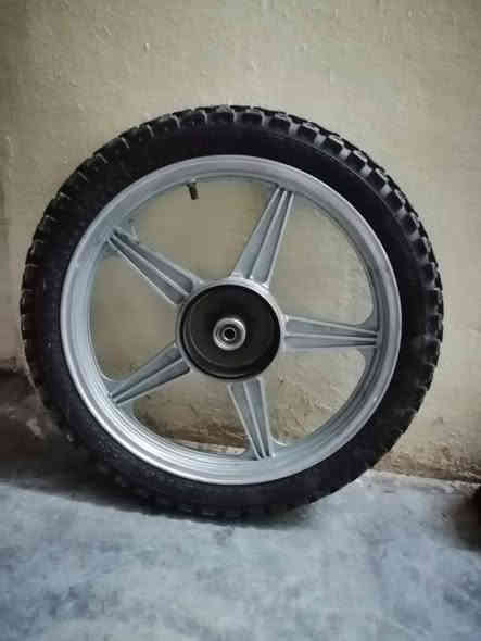 سلام عليكم ويل خلفي للبيع ويل بعده بلادي عدالته مصطره تاير نص عمر بس تشده وتمشي السعر 35 وبي مجال حك الجيه رقم الهاتف ***********
