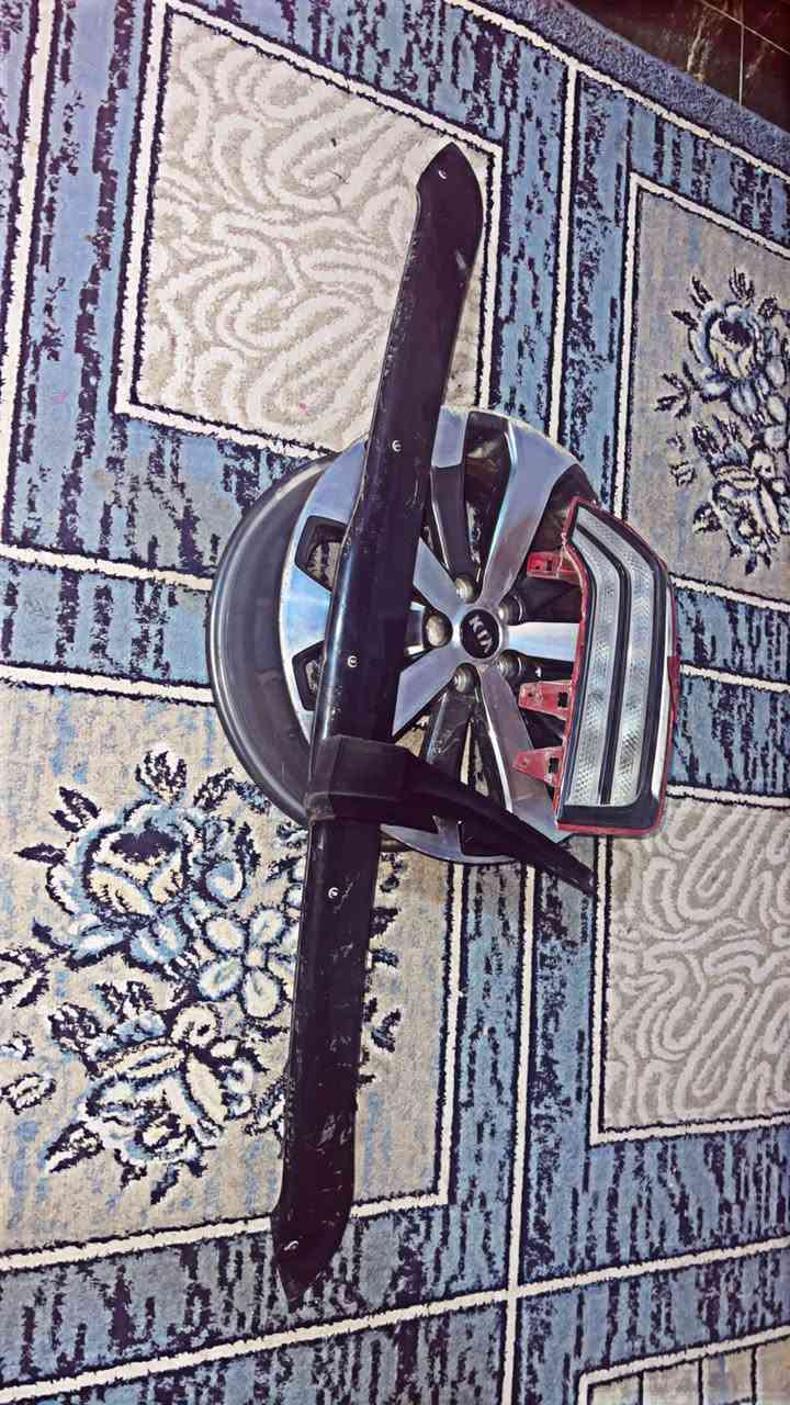 سلام عليكم غراض تلورايد 2022للبيع  1-ويل بيه ضرر بسيط  2-لحيه او شفقه بنيد 3-غطاء بك لايت خلفي 4-بك لايت خلفي ضرر جامه  *********** الاتصال ع الرقم او يوجد واتساب
