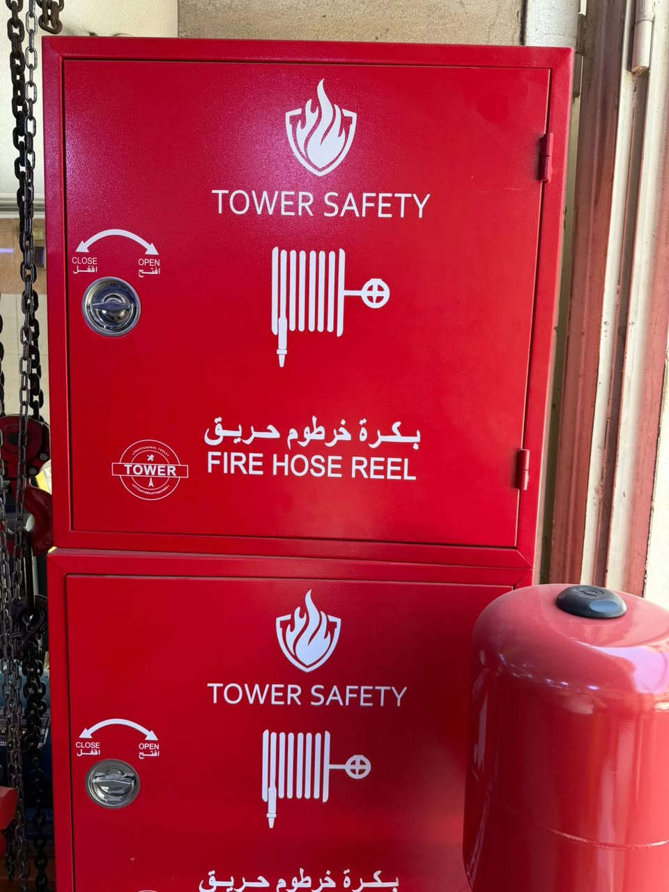 � أسعارنا تنافسية وجودة مضمونة 🔥

كابينة إطفاء صيني نوعية جيدة ✅
تحتوي على:
✔️ هوز بطول 30 متر
✔️ سبرنك على طول الصوندة الخارجية
✔️ قفل براص متين
✔️ قذاف براص عالي الجودة

متوفر لدينا جميع مستلزمات الإطفاء:
🚨 منظومات إطفاء
🚨 سبيرات وملحقات
🚨 تجهيز وتنفيذ وتنصيب بإشراف كادر مختص

📄 عدنا كتاب معتمد من الدفاع المدني
📍 جاهزين لتجهيز المشاريع والمحلات والمطاعم والمعامل بأفضل المواصفات
***********
#منضومات #اطفاء #اكسبلور #سبيرات
