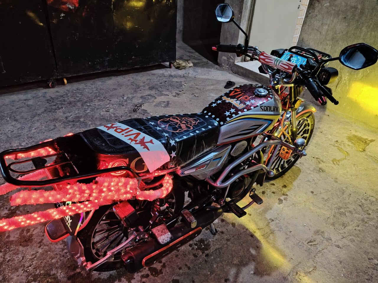 سلام عليكم دراجه زنجيل محرك 200 موديل 2024شكل 2025 دراجه نضيفه  هاذ رقم تلفوني الشراي يتواصل وياي وصلت 875


**إذا كنت صاحب هذا الإعلان وتريد حذفه لأي سبب، رجاءا أرسل رسالة إلى الدعم الفني**