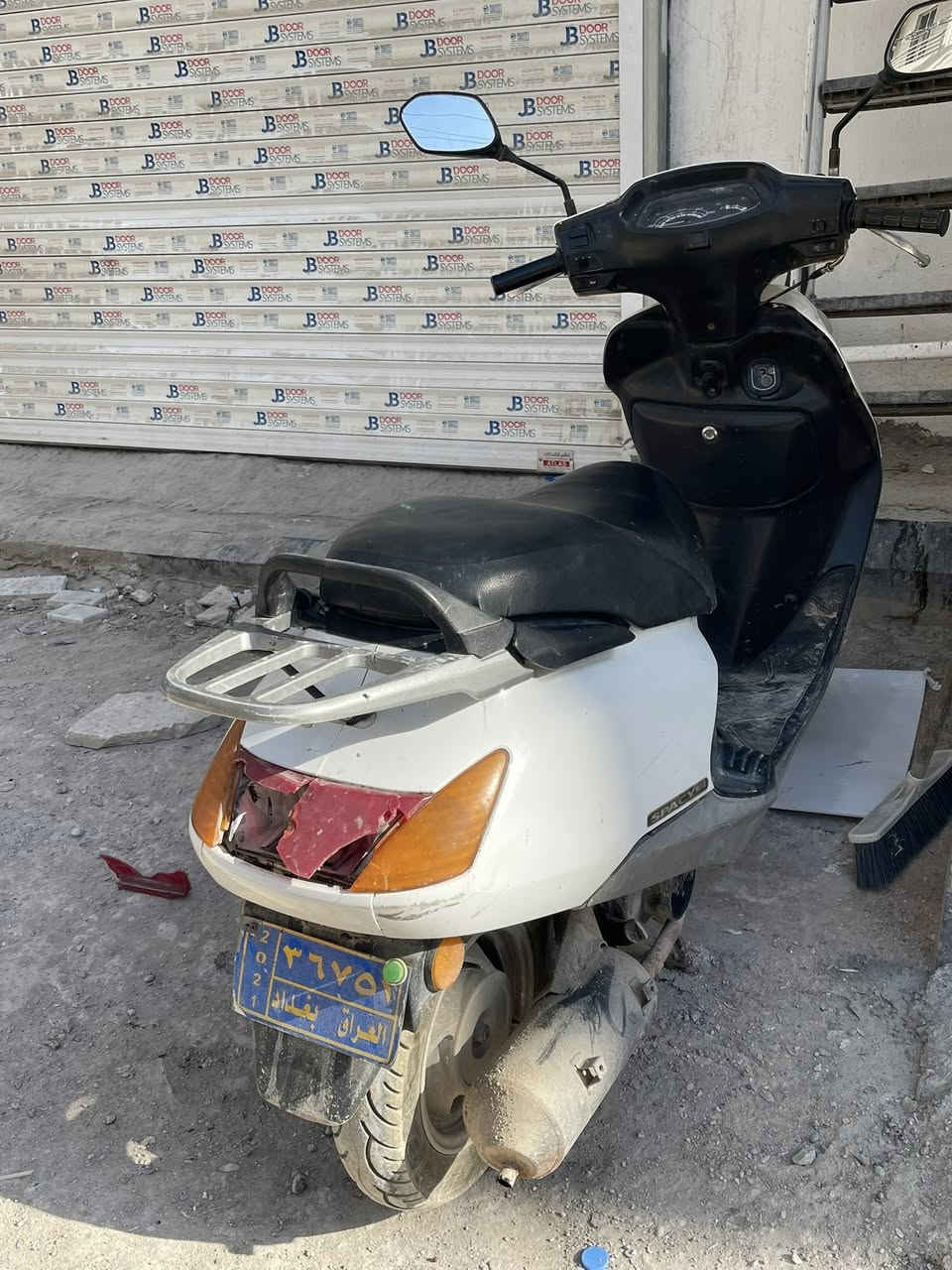 سلام عليكم  دراجه البيع سبيسي سرعته(100) 1كهربائيات كله شغاله اي نقص مابيه   2سلف شغال  هندر شغال محرك مامفتوح ابد ولا مجفته برغي منازل منا بس كفرات مشخطه  غير متواجد على فيسبوك الاستفسار ***********
