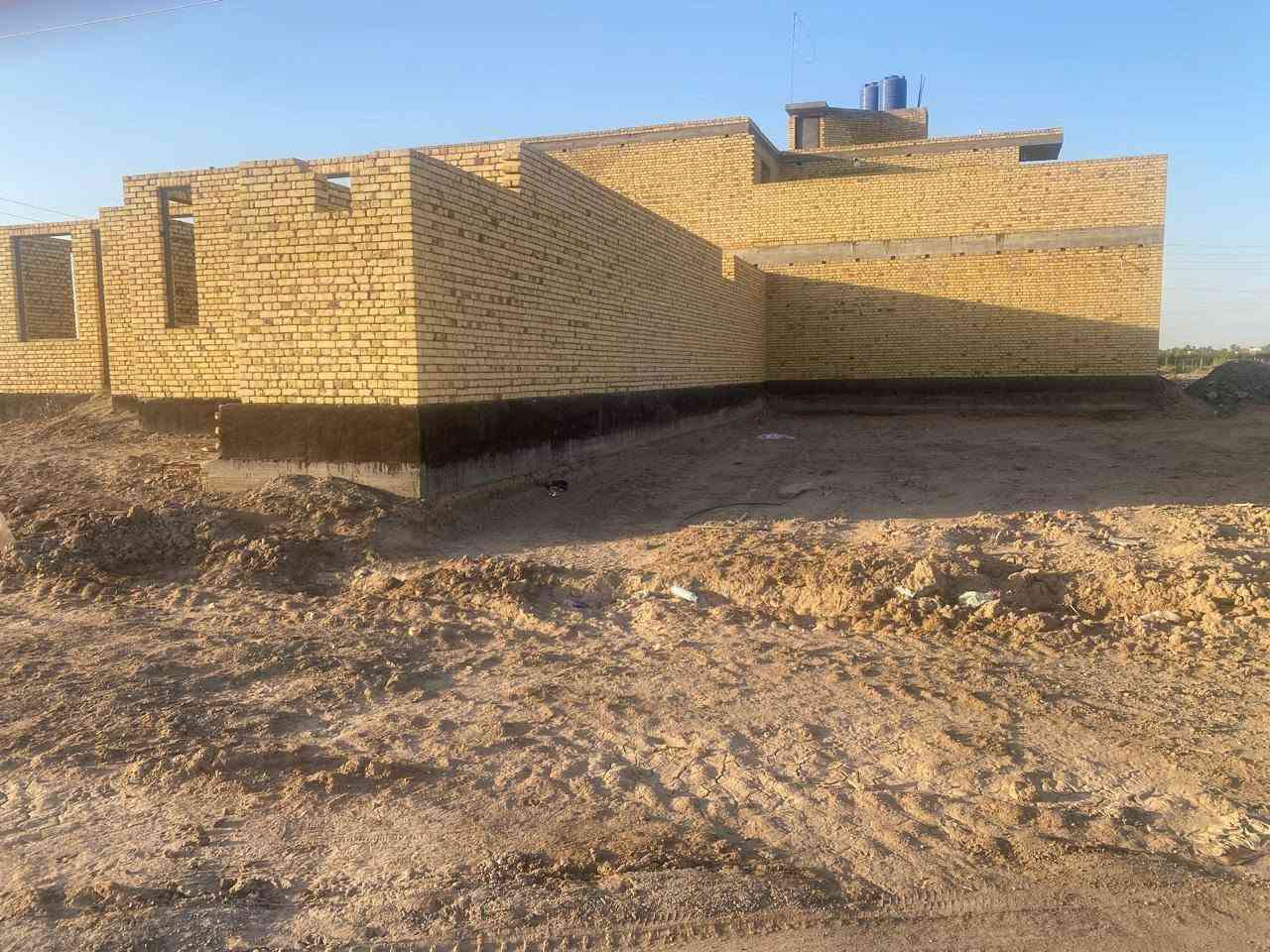 يوجد قطعه زارعي بكاع ابو حارث ينزلة الشارع الرئيسي بصف الركن كلشي موضح بالفيديو والصور استفسار اكثر اتصل على الرقم ***********
