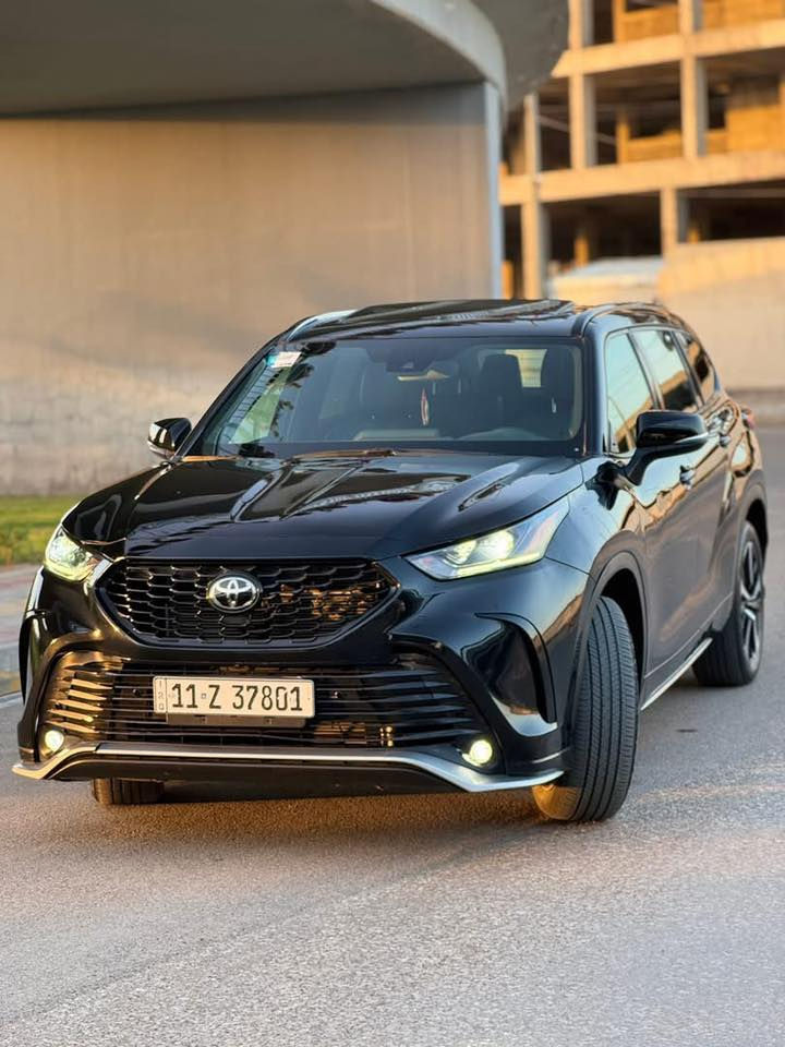 يالله السلام عليكم تيوتا هايلندرxse 2022للبيع او مراوس بسياره اقل 
6سلندر 
٧راكب 
فتحه سقف 
كشنات جلد 
كشنات تدفئه كهرباء 
شاشه جبيره 
سماعه GBL
رادار جانبي امامي 
توقف ذاتي 
السياره فول مواصفات 

سعر السياره290وبيه مجال بصيط
***********
