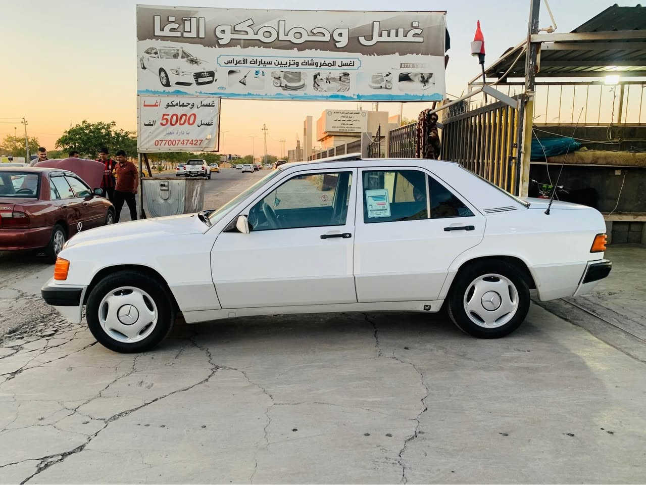 مارسدس ١٩٠ موديل 1989 رقم سليمانية محرك ونجي 
كير وً محرك شرط تبريد تدفئة خير من الله كهربائيات شرط لايت زينون سلايت طكتين صاحبها موجود بكلار شرط التحويل سيارة نضيفه و جديدة خير من الله احلى من الصور ما بيها مصرف دينار واحد بس سنويه نافذه قبل شهرين مكان السياره كركوك سعر 55 و بيها مجال بسيط 
للاستفسار و التواصل الاتصال على الرقم 
***********
*********** كركوك, العراق
