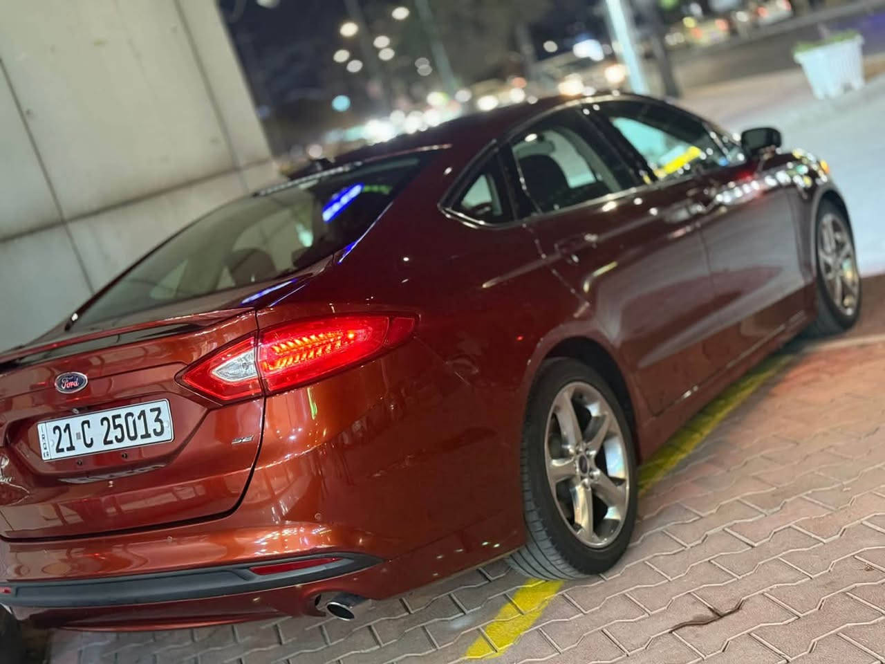 السلام عليكم فيوجن نيفا  مميزه
فورد فيوجن وكالة نيفا فول مواصفات  مكينه 2.5
السياره جديده وحلوه وكلشي بوضع الوكاله 
صدر امامي جديد 
تايرات زوج جدد 
كلش صافيه وحلوه السياره 
بيها بس بارد شي كلش بسيط 
وصبغ كد شبر بالباب 
السعر 127 $
*********** 
بغداد الدوره حي الصحه
