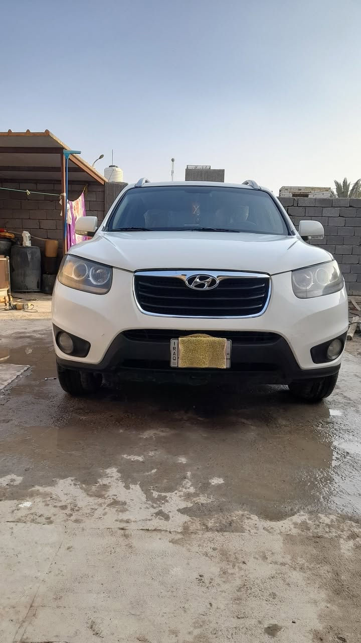 السلام عليكم 
بيع مستعجل لغرض البناء 
وجوه السوك 
سنتافي للبيع موديل ٢٠١٠
٦سلندر
٧راكب
٣قطع تبريد 
بيها قطعتين بنيد مبدل وقبق الجنطه مصبوغ والباقي مكفول سياره نضيفه كلش صدر امامي وخلفي صار 6اشهر من سويته نفض كلف ٧٠٠الف ومنضومه تبريد جديدة كلفت ٥٠٠الف تايرات جدد سياره متعوب عليها بلعافية ع الياخذها مكينه وگير مكفولات 
رقم بابل 
ومكاني بابل الحمزة الغربي 
سعرها 140وبيها مجال 
رقم الهاتف ***********
