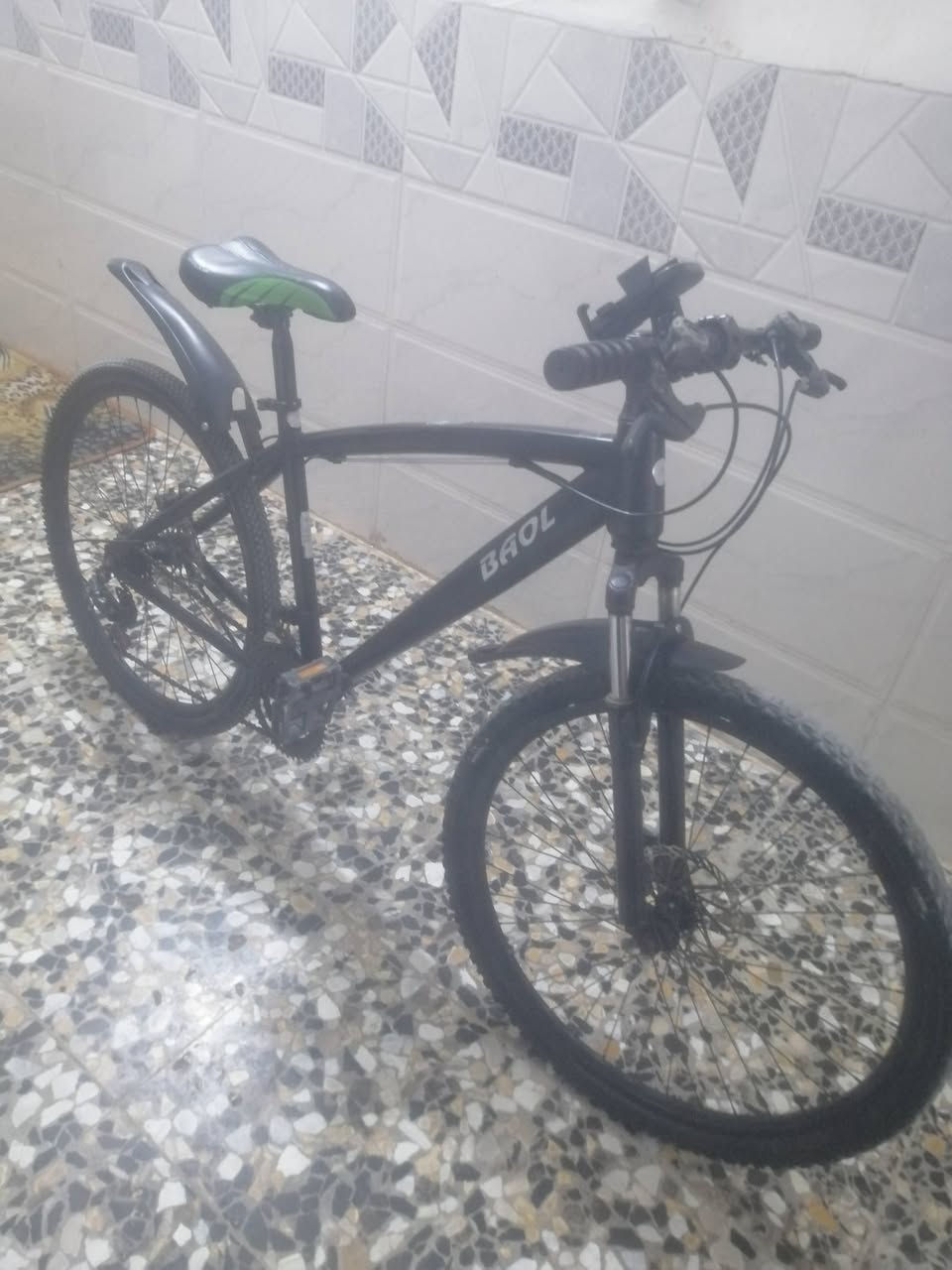 السلام عليكم بيسكل للبيع  كير امامي 3 خلفي 7 
خير من الله 
قبل سبوع مبدل تاير وجوب خلفي 
سعر 60 و بي مجال قليل 
*********** واتساب
مكاني مدينة الصدر الدسيم
