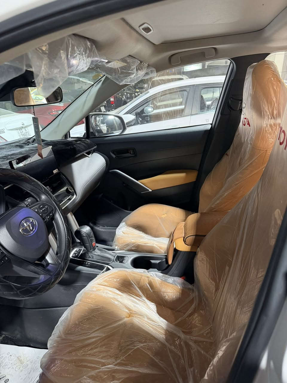 تويوتا كورلا كروس
موديل 2024 

فوووول مواصفات 5 كامرات +كرسي كهرباء + جلد 

ارقام بغداد بسمي تحويل ثاني يوم 

ماشيه 3 الف بحاله الوكاله 

السعر 27،000 مليون دينار عراقي 

للاستفسار 
***********
***********
***********
