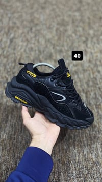 أحذية اوريجينال • نظافة 95% • توصيل كل المحافظات