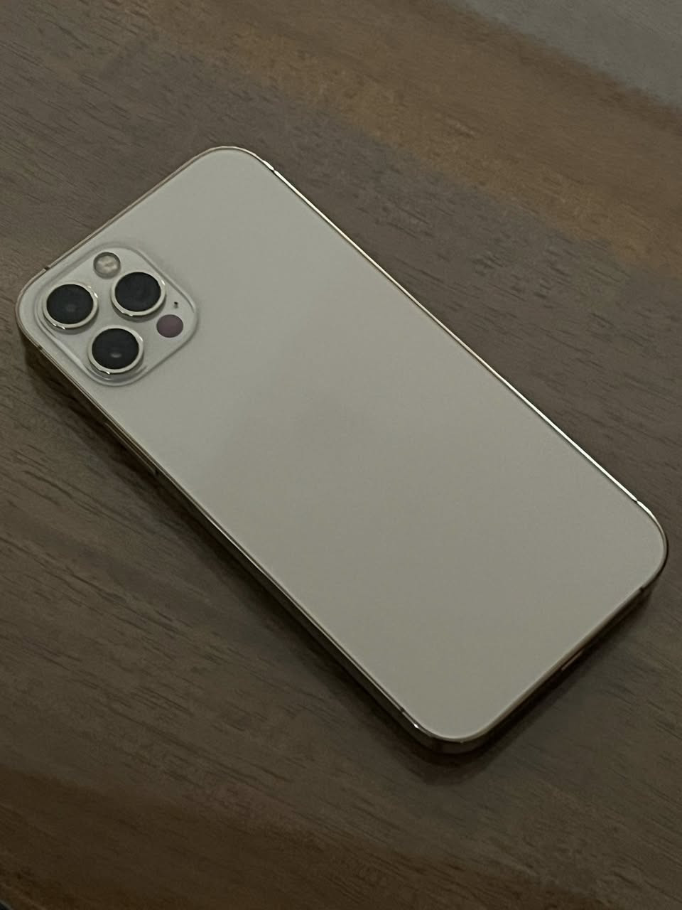 ايفون 12 برو فقط وليس الماكس الفئة m شرق اوسط AAA مكفول من الكسر والشخط الجهاز ما مفتوح وكلشي بلاد النظافة 100%
السعر 410 الف
الشراي يراسل الصفحة او يتصل على الرقم *********** 
مكاني بغداد زيونة@
