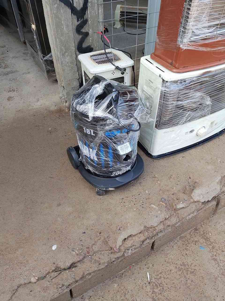 مكانس كهربائيه سعر المكنسه 30 الف شرط لتشغيل . صوبات للبيع سعر لصوبه 65 . سعر الصوبه الكهربائية 20.  ***********
