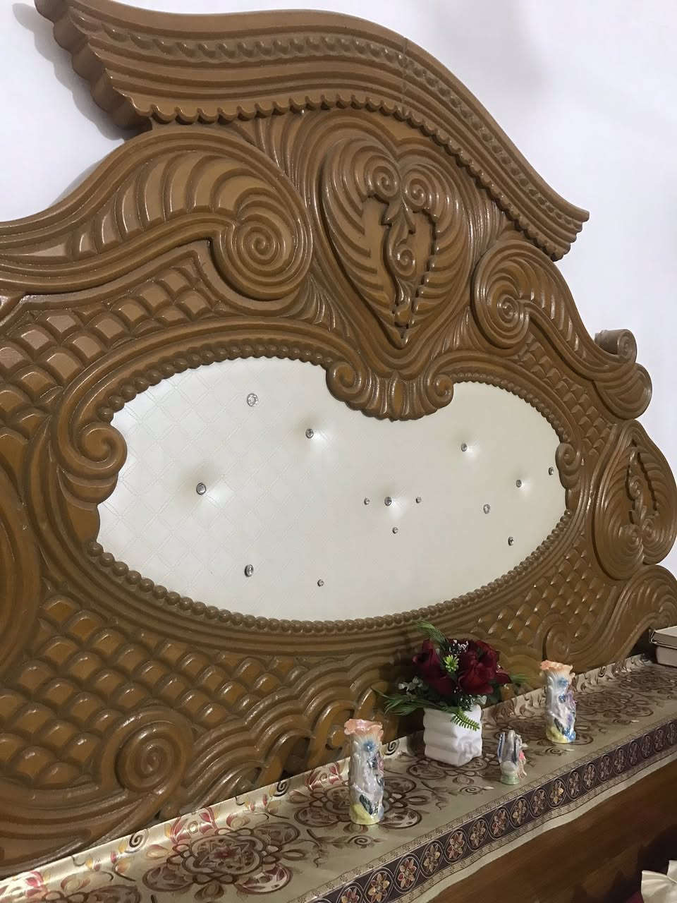 غرفه صاج تسكام ست بوب ستخدام قليل شخط مابيه 
سعره مليون و ٣٥٠ وبيه مجال للشراي
ت ***********
