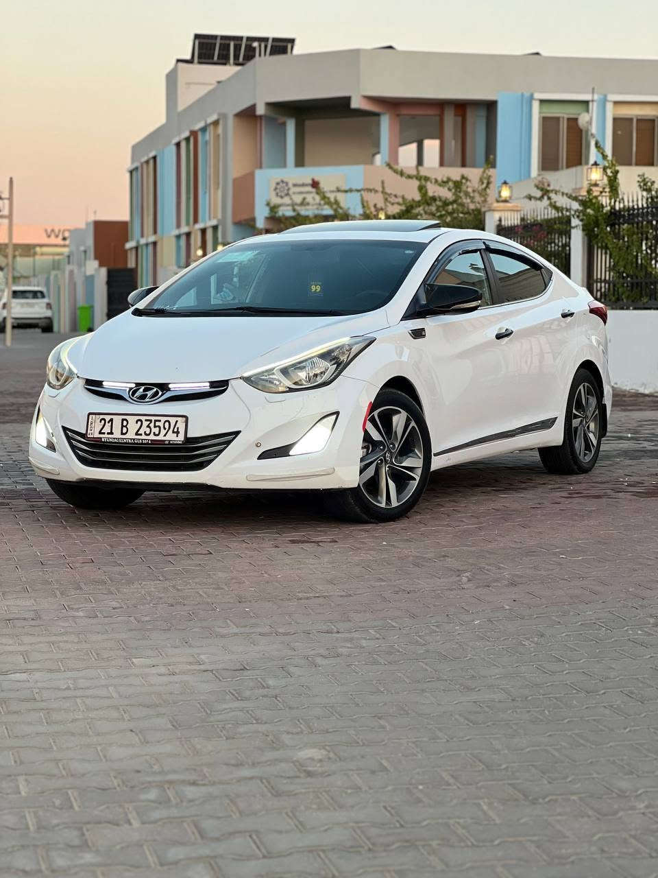 السلام عليكم 
هونداي الانترا خليجي فئه GLX سبورت ✅️
سيارة مال بيت للجنايه 
(شاشة / كاميرا خلفية / حساسات / فتحة سقف / تبريد قطعتين . هيترات / شاشات خلفية .✅️

موديل 2014 شكل ال15 ابيض ثلجي ✅️
رقم سليمانية جديد باسمي تحويل مباشر ✅️

محرك 1800 دوش المرغوب 
(السياره كلين بدون صبغ بدون تبديل كفاله من حادث) ✅️
 
داخل اسود بلادي 

كهربايات كلها شغال
صدر امامي شاده جديد 
صدر خلفي شاده  جديد
تايرات جديد صار شهر 
حساسات خلفيه
سنتر لك 
ويل شركه بلاد 
 بلاتوث
دوشمه جديده 
داخلها جديد 
السياره بعدها على وضع الشركه 
السياره فول نضافه   
ترايها صفرر وأحله من الصور 
(السعر 130) بيها مجال 
مكاني تكريت

*********** اتصال هاتف 
*********** واتساب
