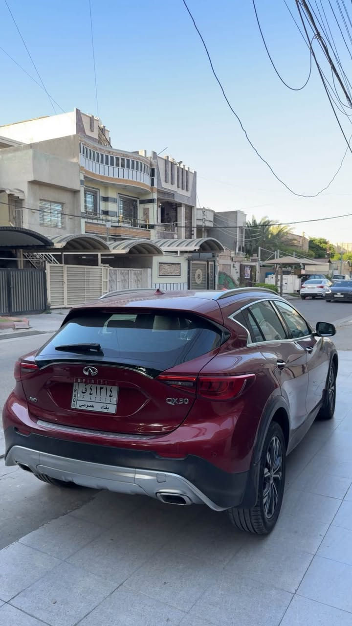 سلام عليكم 
للبيع انفنتي qx30 
موديل ٢٠١٨ 
فول مواصفات 
بنوراما 
كشنات جلد +تدفئى كشنات 
حساسات اماميه +خلفيه 
شاشه جبيره 
ماشيه ٥٠ الف 
حادثه جاملغ وباب وبنيد صبغ 
السعر ١٤٠ وبيها مجال 
مكان السياره بغداد حي العدل 
***********
