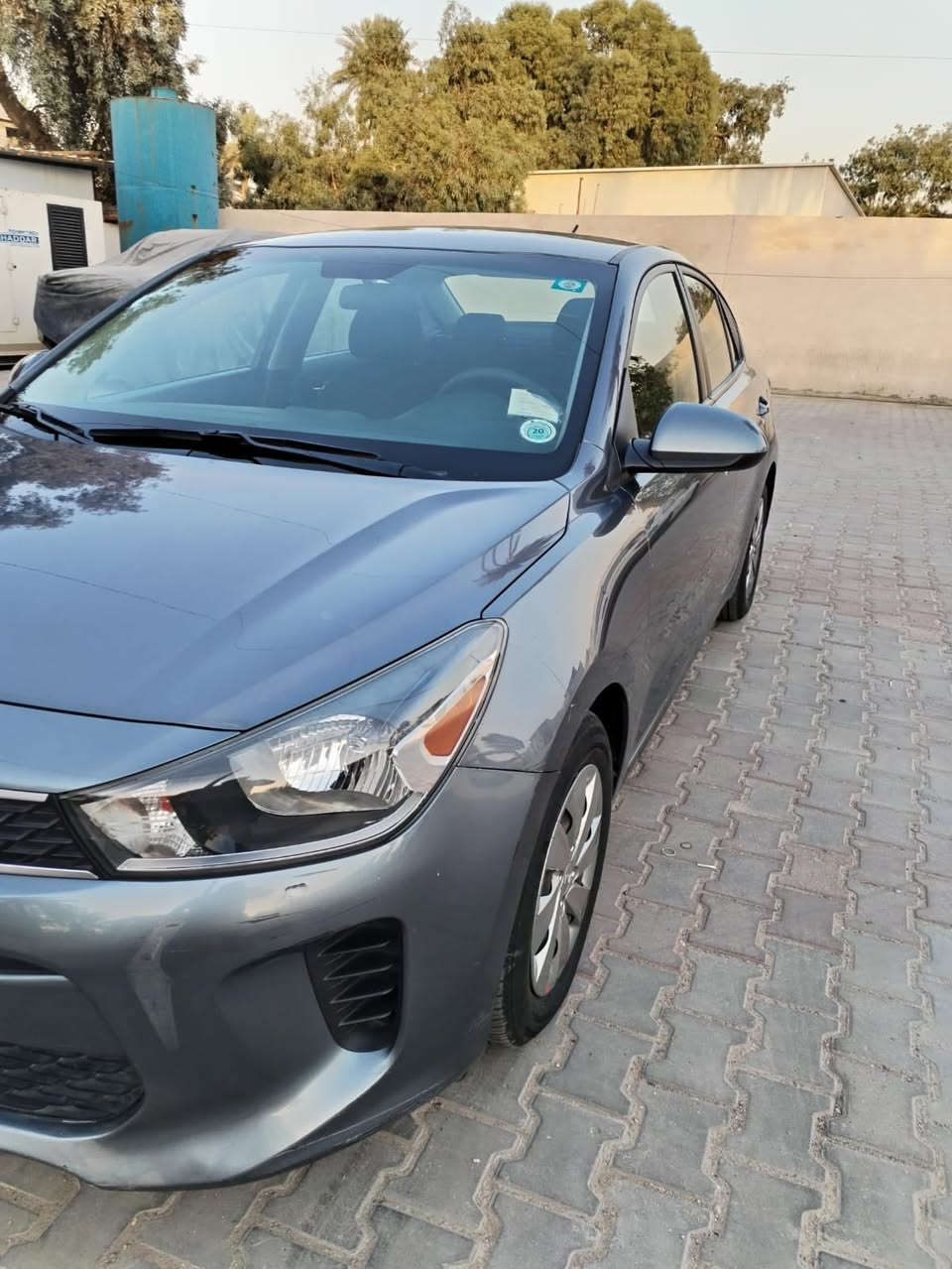السلام عليكم للبيع ريو 2019 رقم بغداد بسمي محرك 1600 ماشية قليل نص فول حادث قطعتين وتم تبديلهم وبارد شبر بجم كبس سيارة نظيفة جداً وبدون نقص استخدام بيت السعر 105 وبيها مجال الشراي يتصل *********** مكاني بغداد / الشالجية
