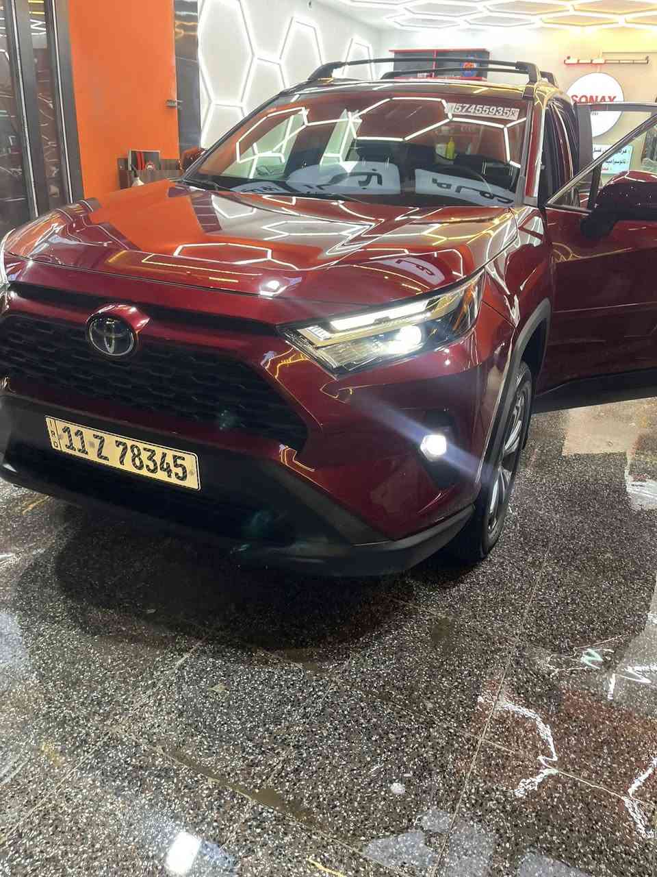 🚗 للبيع تويوتا RAV4 2024 هايبرد 🚗
▪️ الفئة: XLE

▪️ اللون: أحمر

▪️ المكينة: 2500 سي سي – هايبرد

▪️ الدفع: فور ويل (AWD)

▪️ الممشى: 82 فقط

▪️ القير: أوتوماتيك

▪️ الحالة: كلش جديدة

✨ المواصفات:

▪️ كشنات جلد

▪️ تدفئة كشنات

▪️ فتحة سقف

▪️ جنطة كهربائية

🔧 الملاحظات:

▪️ ضربةجاملغ  اليمين

▪️ الباب اليمين مبدّل

▪️ باقي السيارة مكفول بدون لغود

📄 التسجيل: السيارة باسمي – رقم بغداد

📍 العنوان: بغداد – العامرية أو حي الحسين 

📞 الهاتف: ***********
