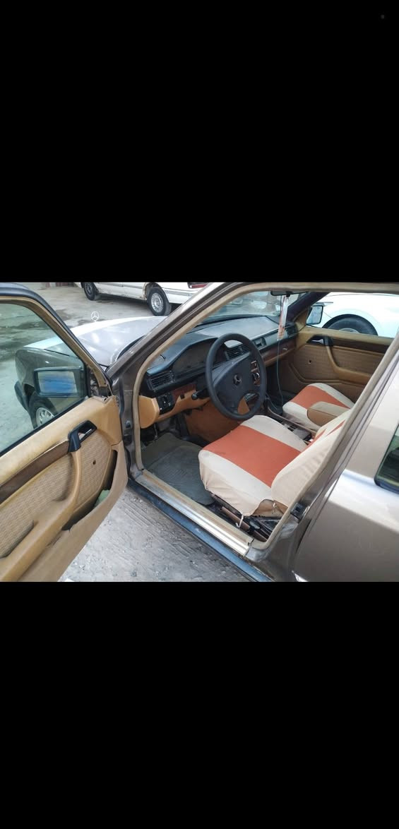 إعادة النشر بسبب الوعود الكاذبة  مارسدس دب موديل 1989 مكينة وكير فيفتي مكفولات حداد حلو  تخم تاير رقم بغداد و مشروع وطني سعر 38 مكان البصرة القرنة الاستفسار ***********
