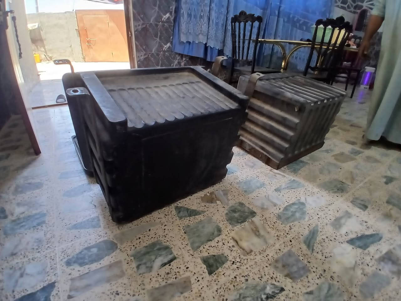 سلام عليكم من رخصه ابو الكروب صناديك(2)  المكان بغداد
رقم الهاتف***********
