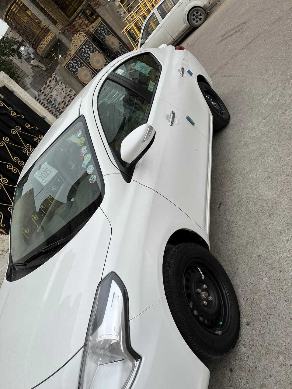 السلام عليكم سيارة نيسان صني مصري موديل 2025 ماشيه اربع تالاف مكفوله سيارة لبيع 130 بيه مجال مكان سيارة البصرة منطقة القبله  مراسله ***********
