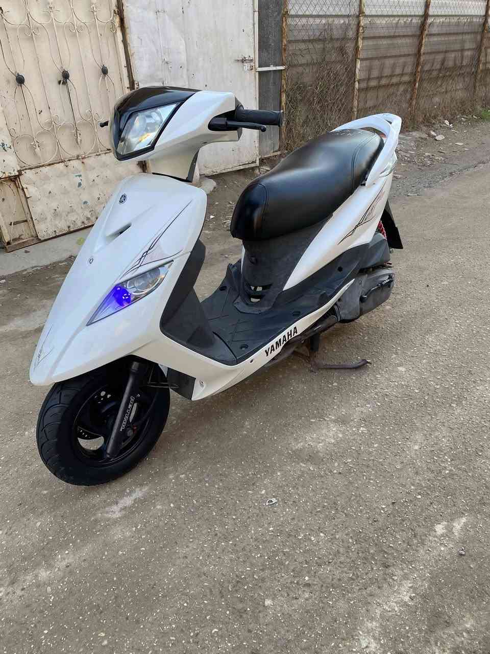 سلام عليكم للبيع دراجه ماكس ثعلب دراجه رمبه مكفوله كفاله عامه صارلهة  (5) ايام من نازله رمبه دراجه جاهزه اوراق كامله دراجه سعرهة (مليون ) وبيهة مجال بسيط جدا شراي يتصل على رقم الهاتف (***********)مكاني بغداد الغزالية
