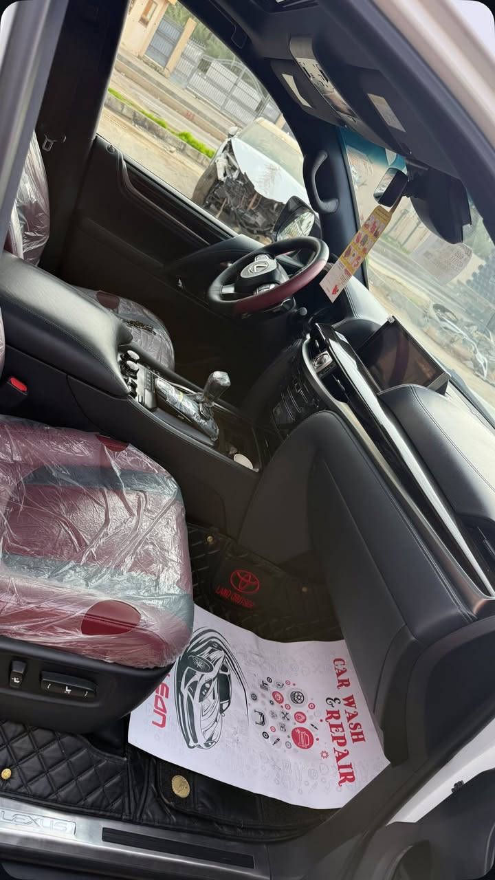 ﷽
‏‎سلام عليكم 
 للبيع 💵
الفخامه والجمال بسياره وحده
‏LEXSES _ LX _570 _2019 brem
لكزس 2019  فول مواصفات 1/1 
رقم اربيل
‏SPORT /Sفول مواصفات محرك5700
ملاحظه( السيارة مكفوله كفاله عامه ♥️ 
نظيفة بمعني الكلمة حتا دعاميات بشرط 
(السبير مانزل )
والعدة غير مستخدمة
  وشرط الفحص 
گير و محرك بشرط كفاله 
________👇🏻المـواصـفـات 👇🏻___________ 
داخل احمر المرغوب  ♥️
حساسات امامي خلفي 
كامرات 360 امامي وخلفي وجانبيات 4 كامرات 
مري شفط ونظام ترحيب 
تبريد ب الكشنات
باب خلفية كهرباء وشفط 
لايتات دبل عدسة + LED
جميع الكشنات كهرباء
تدفئة + تبريد 
زنون بلادي
    جكات 
فتحة   ثلاجة 
نظام اقتصادي بانزين ECONOMY 
بلوتوث وتليفون ونضام الملاحة
ونظام تثبيت السرعة التكيفي المزود، ونظام صوت Mark Levinson مع 21 سماعة.
ومقاعد قابلة للتدفئة والتهوية
شاشات عدد 3
نظام مانع الانزلاق
نظام نزول المنحدرات 
اشارة في المرايا الجانبية
مخرج منفذ الطاقة ⚡
‏  Bluetooth / USB
بردات أبواب خلفية  
شاحن هاتف Wairlees
ستيرن كهرباء + خزن ستيرن + خزن كشنات
وبعد بيهة هواية مواصفات 
جديدة جدا  واستعمال نظيف جداً 
بالعافية ع تكون من نصيبة يستاهله
              
*********** الاستفسار
