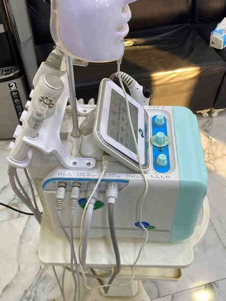 جهاز تنضيف البشره جديد 
استعمال كلش قليل 
سعر : 500 الف
للاستفسار واتساب :  ***********
