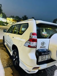 برادو ٢٠١٧ فىه tx.r مو فول  سياره بيه صبغ قطعتين ودعاميه قليل  ٠٧٧٢٤١٠...