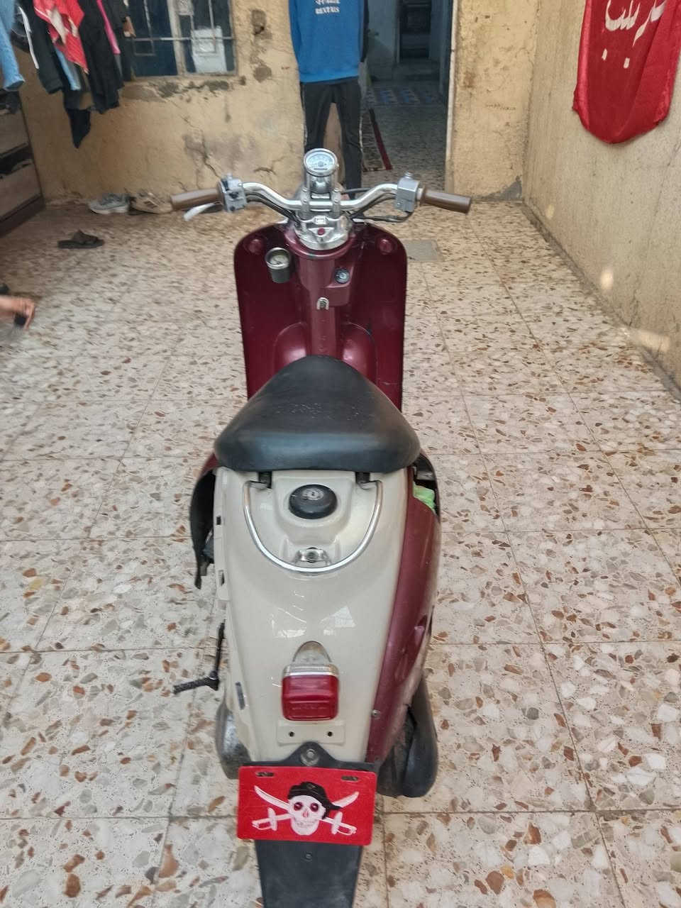 سلام عليكم دراجة كلاسيك كوم حديد ١٠٠  الرقم
***********
