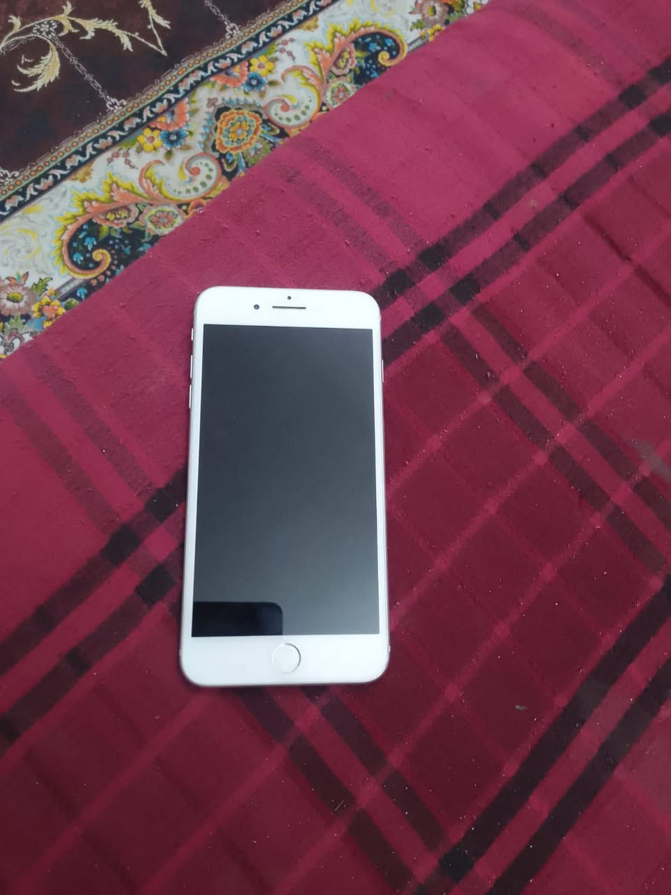 السلام عليكم 
ايفون 7 ذاكره 128 بطاريه 100 كلشي مابي فقط مبدل بطاريه كامل ممفتوح 
سعره 100 وبي مجال 
مكاني بغداد الحبيبيه رقمي واتساب فقط 

***********
