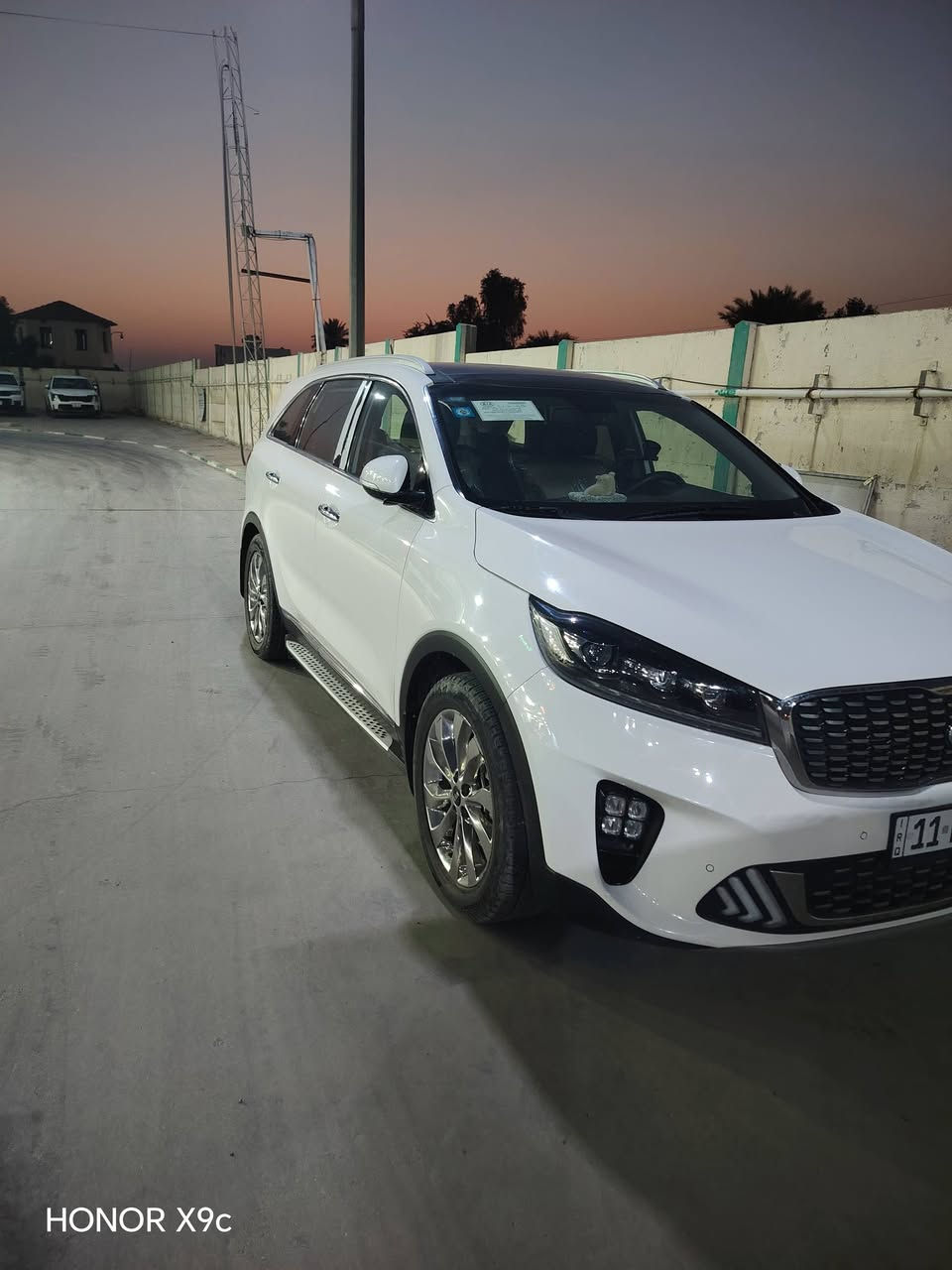 السلام عليكم ورحمة الله وبركاته
سياره سورينتو كامل مواصفات 1/1 مكفولة عدا بارد في الصندوك موديل 2018 ماشية 47 حقيقي باسمي السياره..
المكان بغداد الشعب
السعر : 257 
***********
