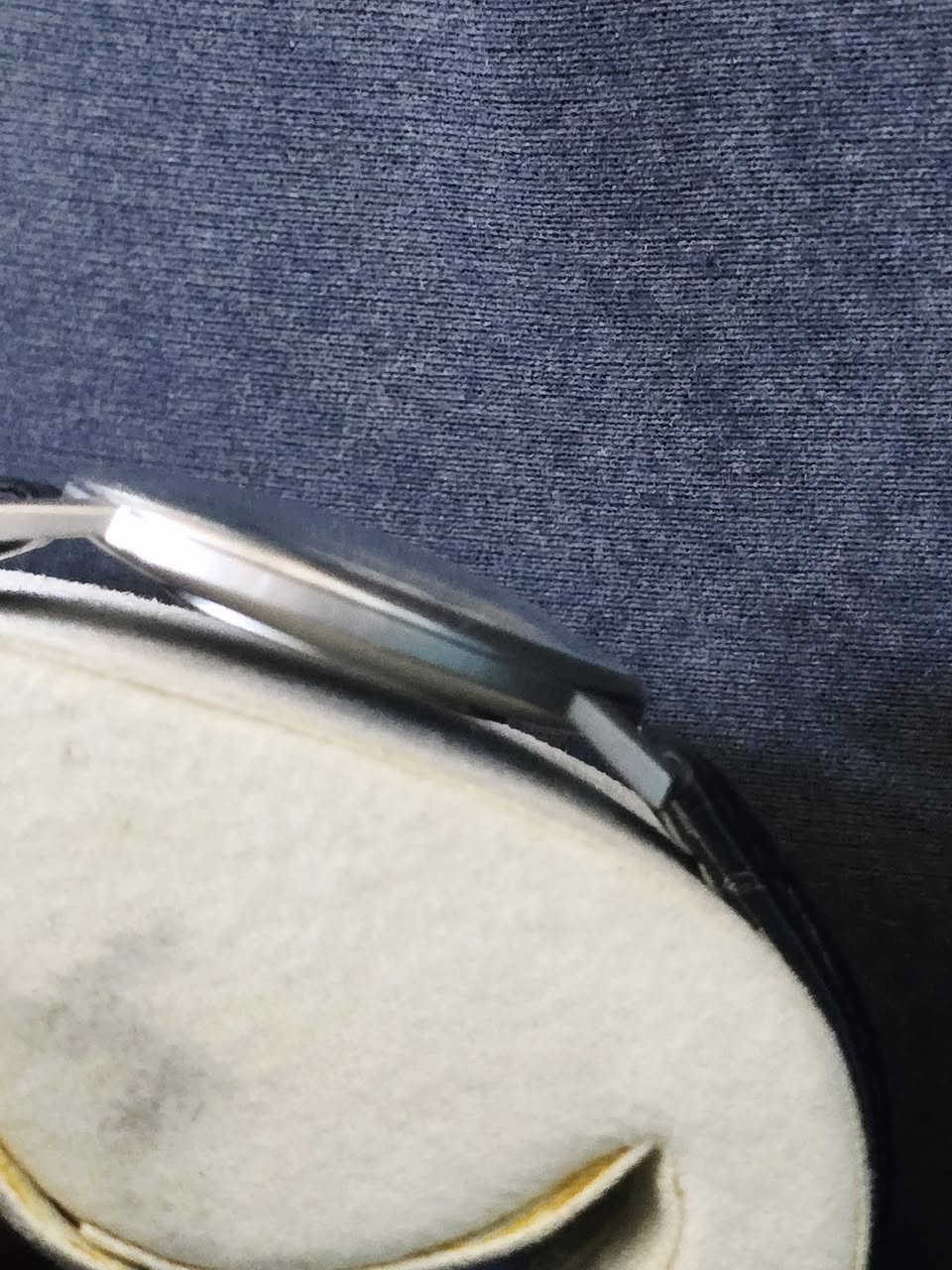 رومانسون تيتانيوم 
سويسري اصلي بطارية 
تيتانيوم بالكامل 
سير جلد  قفل سير تيتانيوم 
جام زفير 
نظيفه جدا 
قشطه سمك قليل 
قطر  ٣٥

٧٠ الف
المكان أربيل 
يوجد توصيل 
Samer Akeel AlJboory 

https://www.tiktok.com/@samerakeelwatch?_r=1&_t=ZS-92XzzfzgLln


**إذا كنت صاحب هذا الإعلان وتريد حذفه لأي سبب، رجاءا أرسل رسالة إلى الدعم الفني**