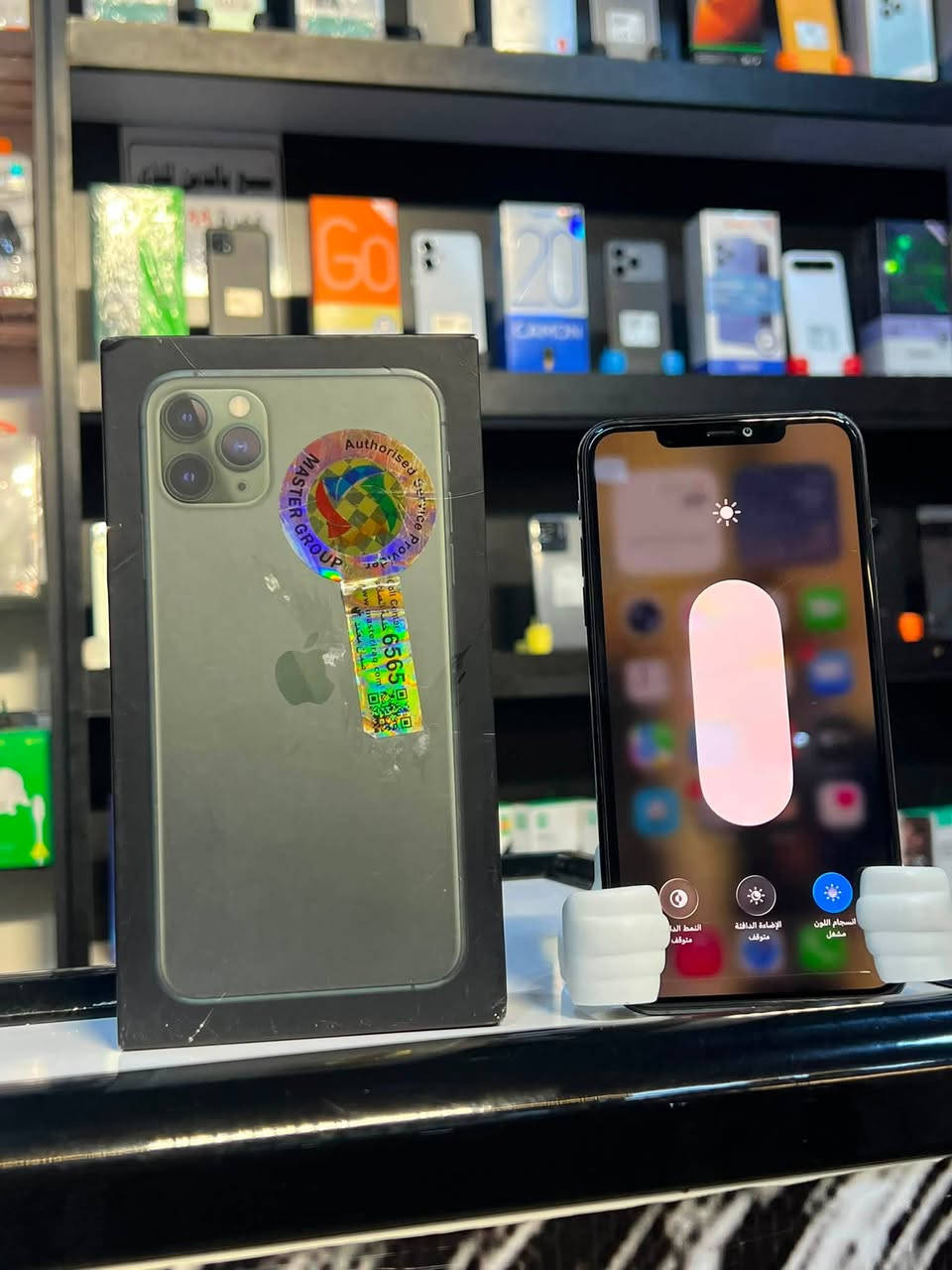 📱 آيفون 11 برو ماكس (iPhone 11 Pro Max) بـسعر لُـقـطـة! 📱
للبيع جهاز نضيف جداً وبحالة الوكالة، تفاصيل الجهاز:
 الذاكرة: 256 جيجابايت (تكفيك وزايد).
 النظافة: الجهاز نضيف جداً ومفتوح نهائياً (شلع قلع بحالة بلاده).
 مقاومة الماء: ووتر بروف (Waterproof) شغال وجاهز للفحص.
 البطارية: 72% إبلادية أصلية (أداء مستقر وممتاز).
💸 السعر: 350 ألف دينار (وبي مجال قليل لـلـطـيـبـيـن 🤝).
🚚 التوصيل: متوفر لجميع محافظات العراق (وين ما تكون نوصلك).
للحجز أو الاستفسار، تواصل مع صاحب الجهاز مباشرة:
👤 أمير علي
📞 ***********
