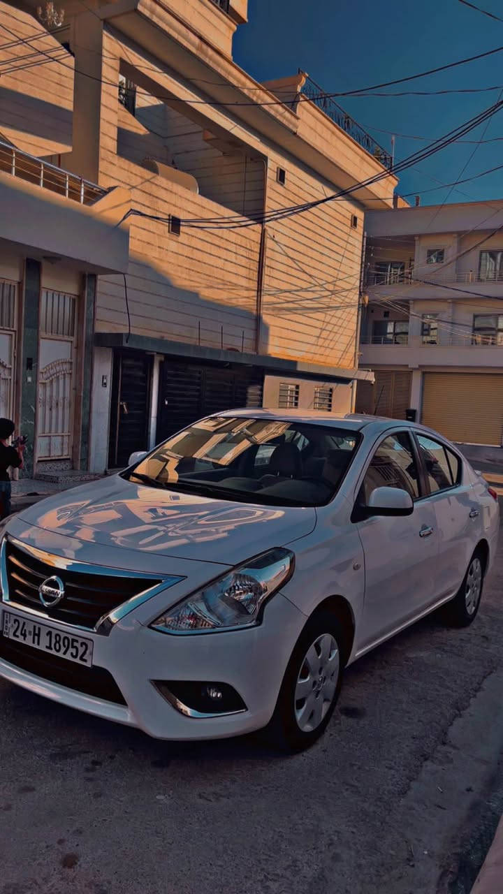 السلام عليكم 
نيسان سني 2022 مكفولة كفالة عامة من الصبغ والتعديل السيارة على وضع الشركة نظيفة ماينرادلها اي مصروف ماشية 69 الف كيلو وقابل للزيادة بيها كسر خفيف بالدعامية الامامية موجودة بالصور
السعر 125 وبيه مجال 
مكان السيارة موصل - دهوك
*********** دهوك, العراق
