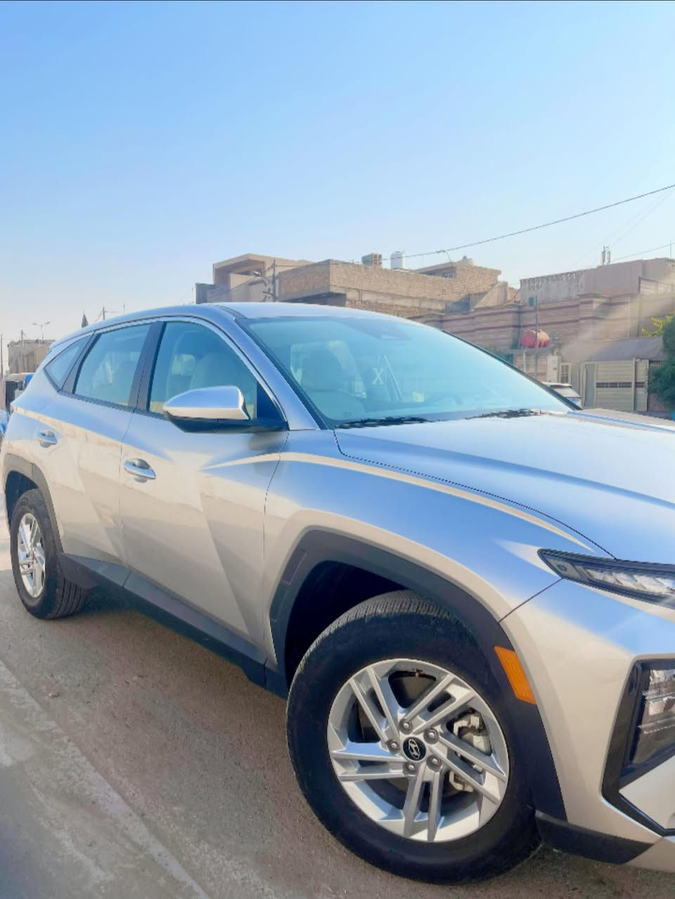 السلام عليكم
اللهم صلّ على محمد وآل محمد 
 
للبيع فقط توسان موديل 2025 وارد امريكي 
دخول جديد الرقم فحص مؤقت 
محرك 2500
ماشية 4الاف ميل يعني زيرو
الحادث جداً بسيط كما موضح في الصور
بصمة تشغيل  
تشغيل عن بعد
اوتو هولد + اطفاء ذاتي 
شاشة تدعم كار بلي 
كامرا خلفية دوارة 
لد امامي نهاري 
لايت زينون عالي ناصي 
تحكمات استيرن جهتين + كروز سرعة+قيادة ذاتيه
أنظمة قيادة متعدده 
سايد بريك بصمة
رادرات فول ونقطة عمياء وكامرات 360 درجه
ومعروفه بعد مواصفات ومتانه الامريكي 

السعر: $185 وبيهة مجال بسيط حك الجية
بغداد / الحرية 
‭0776 556 0124‬ ‬
0783 859 9089
