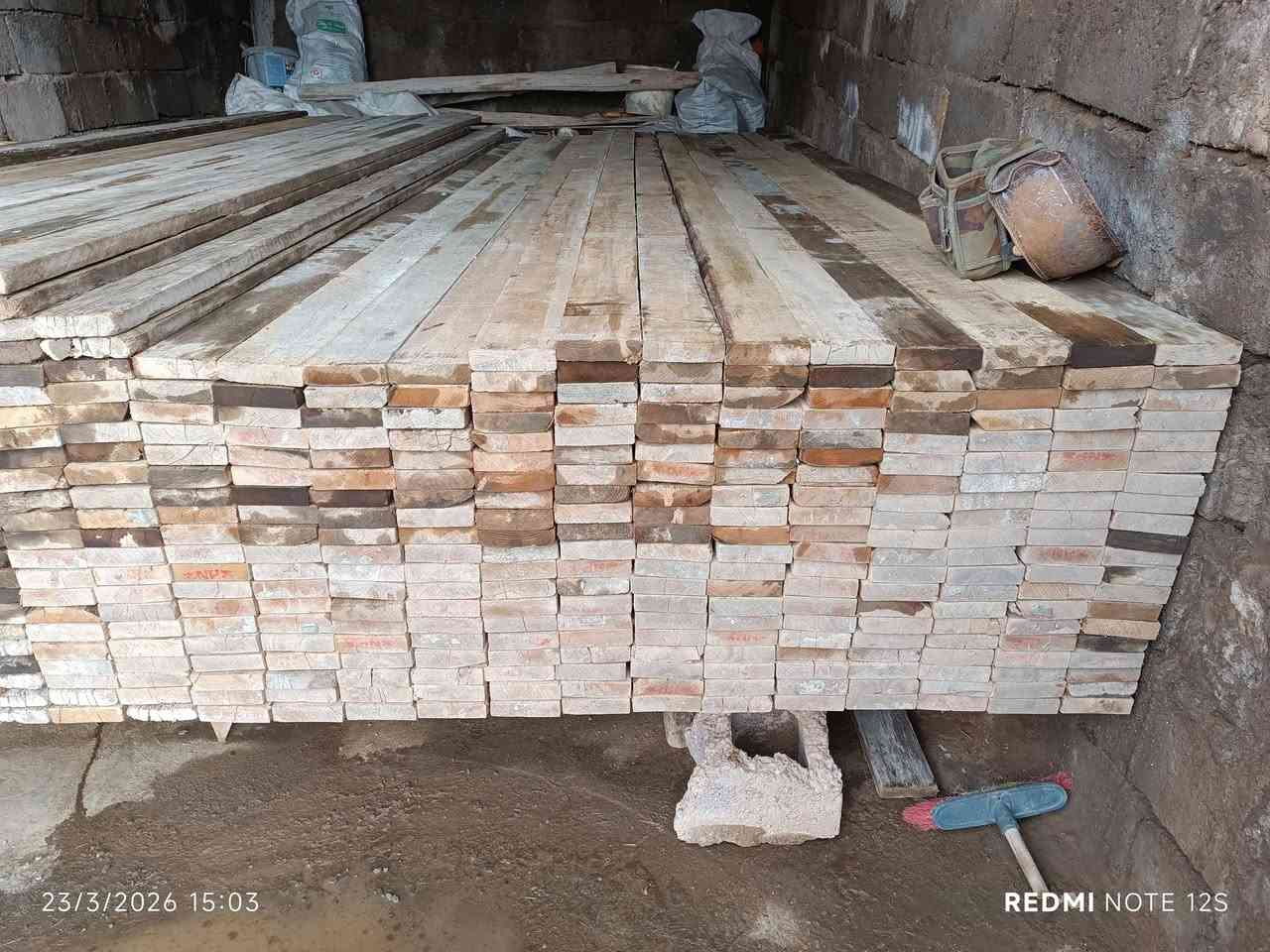 525لوحة 4متر 
300لوحة دكة وحده نضيف لوزه
225لوحة مستخدم اكثر من مرة ...

عنوان .ديالى ...خانقين .
***********
مكلف بالنشر.
