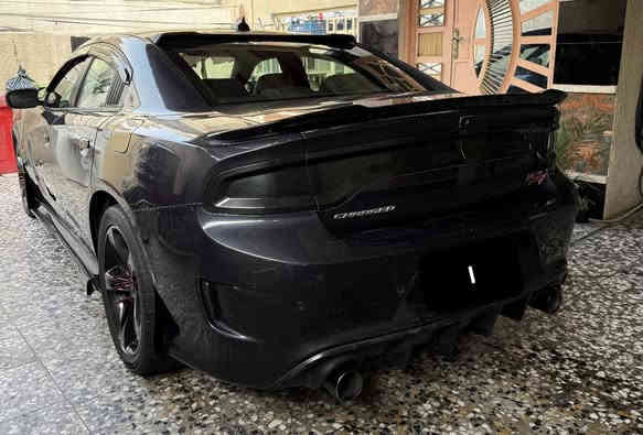 جارجر 2018 RT 
محرك 5700 
فول مواصفات عدى الفتحة 
كشنات تدفئة تبريد 
موصفات الrt معروفة 
حادث فقط دعامية بدون شواصي ولغود 
وبل عراق صار بيها بابتين صبغ اثر شخط بدون فتح بدون بارد 
محدث srt 
السيارة جديدة بمعنى الكلمة 
محرك كير كفالة 
السعر 193$ 
الهاتف ***********
مكان السيارة بغداد/الكرخ
