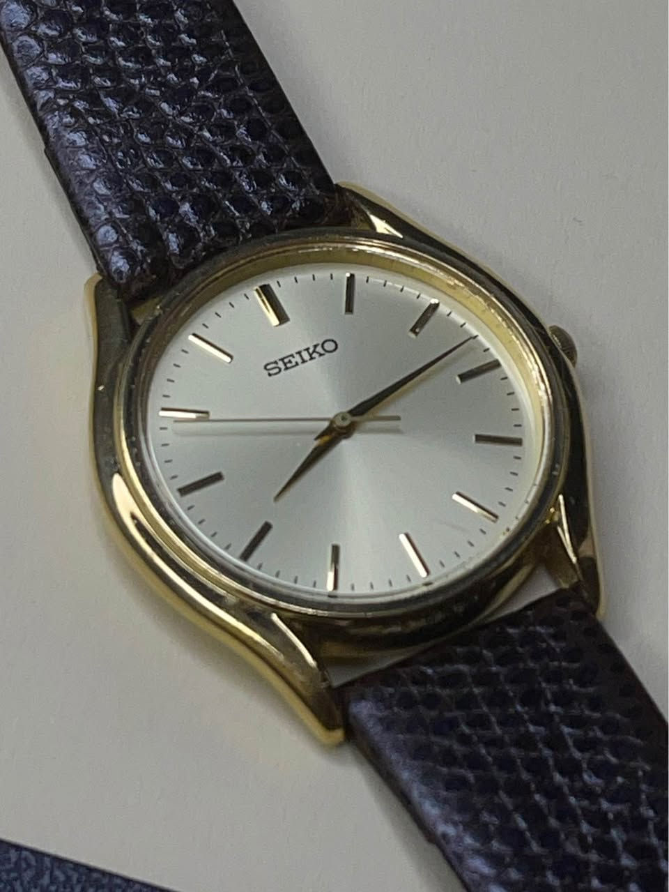 سيكو (Seiko).
الموديل: V701-7A29 R1.
كوارتز يابانية (MOV'T JAPAN).
الرقم التسلسلي: الإنتاج: 800856-
قطعه كلش حلوه ونظيفه اصلي مخزن
أنتاج الثمانينات.
القطر 34.ملم.
السعر ٦٥ الف مع التوصيل بغداد, العراق


**إذا كنت صاحب هذا الإعلان وتريد حذفه لأي سبب، رجاءا أرسل رسالة إلى الدعم الفني**