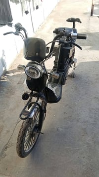 للبيع دراجة شحن حجم 20 🔥 مستخدمة ونظيفة، تمشي زين وتتحمل شغل 💪 وضعها ط...