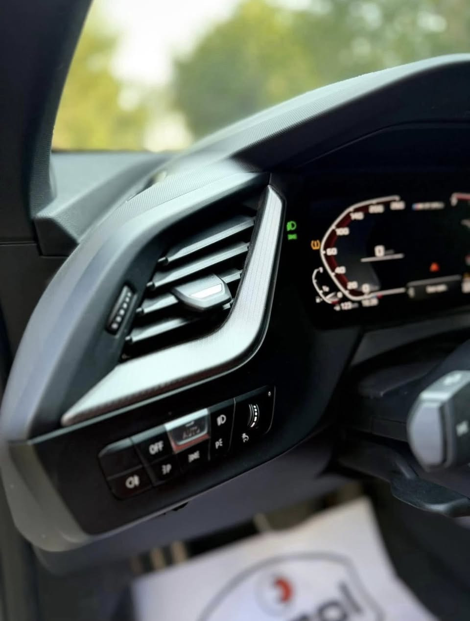 235i 2023 x drive 
وارد الماني 
ماشية 30 كيلو 
حادثها / جاملخ وبنيد بارد فوك لايت 
واتساب ***********
