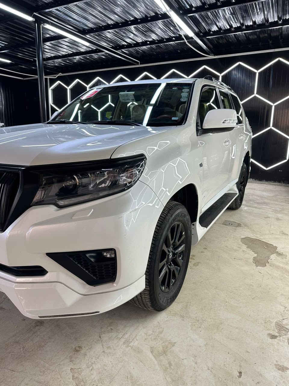 ((برادو  23 ساز txs 🔥🔥))

 ماشية 45 
كشنين كهرباء 
داخل جلد 
فول مواصفات 
فقط بارد اصغير في  ركن قبغ الجنطه 
الباقي كفالة   بسمي السيارة 
مكان ديالئ بعقوبه المركز 

*********** 📞📞
