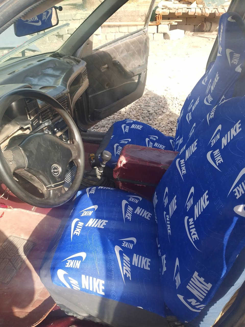 السلام عليكم كاديت موديل ٩٠ سياره نضيفه حيل كير ومحرك شرط محرك ١٦ داخلها نضيفه مبدله دوشمه جديده السعر ٨ اوراق وبيها مجال شي قليل الاتصال ***********
