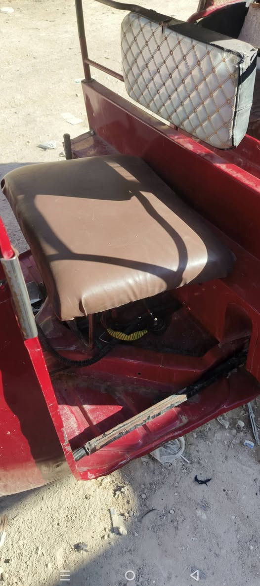 سلام عليكم تكتك باجاج ۲۰۱۷ نظيفه لا صبغ ولا معجون بلاديه محرك زيل بدون اوراق مكاني كربلاء السعر 1250       //***********
