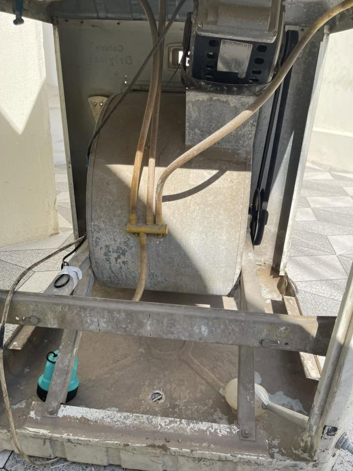 مبردة ( گولدن ) استيراد خاص دبي
شي درجة اولى ماطور نحاس جديد
الگشر معدن مالة يخبل مو من ذاك الي ينزرف بسرعة الايراني
نظافة كدام العين شغلها يخبل 
السعر 90 الف وبيها مجال 
اتصل عل رقم 
***********
مكان حي الميثاق
