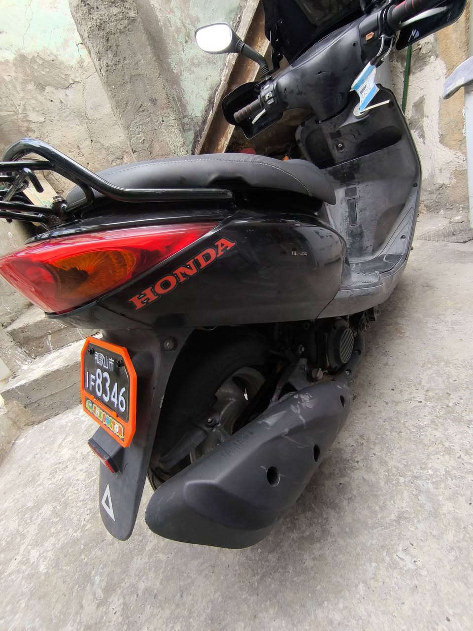 سلام عليكم شباب دراج اكزز البيع دراجه كامله مابيه اي نقص كهربائيات ڱڵـه  شغاله  دراجه معتني بيه  احله من الصوره بهواي مكفوله الدراجه مكاني بغداد  متواجد وتساب  ورقم بس *********** سعر مناسب شباب
