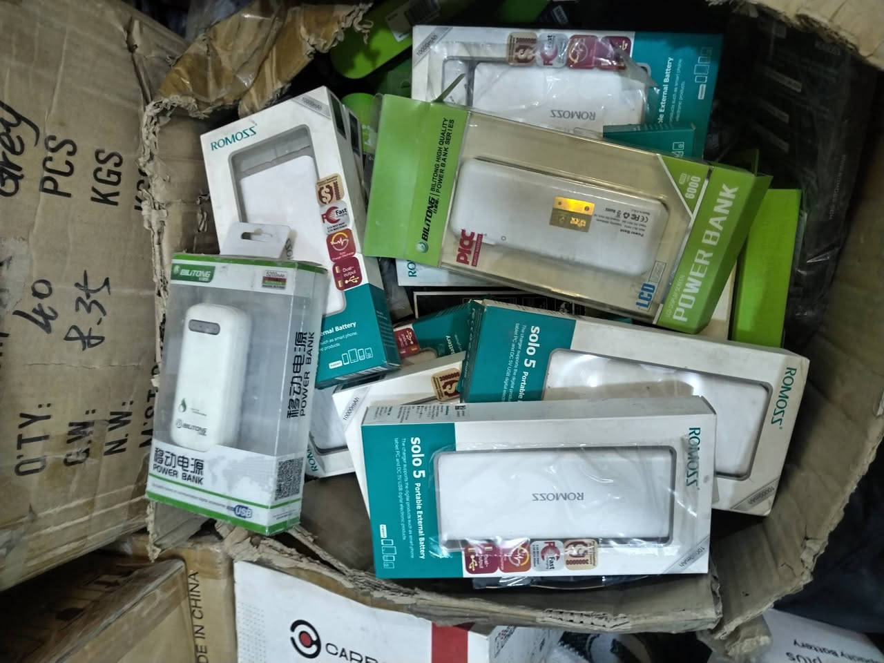 سلام عليكم اخوان عندي بور بوينت كميه حوالي 800 قطعه سعر القطعه الف ونص احجامهن من 5200 ملي انبير و6000 والي يفيدنا سعرهن كلش مناسب يراسلني خاص وتدلل


**إذا كنت صاحب هذا الإعلان وتريد حذفه لأي سبب، رجاءا أرسل رسالة إلى الدعم الفني**