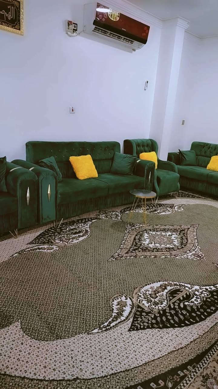 #اللهم صل على محمد وآل محمد 
#للبيع للبيع (تم تخفيض السعر )
#دار طابو صرف 
#طابقين مسلح بناء حديث
#منطقة لؤلؤة ساوة مقابل المستشفى الالماني
#بناء حديث سنة 2021  
#المساحة  200 متر  مسلح 
#الطابق الارضي يحتوي على
#غرفة كبيرة وصالتين وبراني ومطبخ وصحيات داخلية وخارجية وحديقة وكراج
#الطابق الثاني يحتوي على
 #غرفتين وصالة وصحيات وسطح
البيت جديد ومرتب
#ملاحظة// الدار مطلوب سلفة 50 مليون تنزل من السعر الكلي والقسط الشهري 425
#السعر الكلي #لطفا" اعمل متابعة للبيج
  👈 مكتب الفخامة للعقارات في السماوة
 ثم اترك اي تعليق وسيتم الرد من قبلنا فوراً وبخدمتكم 
او للاستفسار اكثر مراسلتنا ع الخاص او الاتصال على الارقام التالية
***********
***********
***********
ويوجد واتساب ع نفس الرقم أو زيارة مكتبنا
الفخامة للعقارات في السماوة 
 الواقع في منطقة الحكم مجاور مكتب العصائب القديم جهة حي العمال قبل معمل ماء الارو نهر الأمل
وفي حال لم يتوافق العقار مع رغبتكم او لم يكن بقدر امكانيتكم زوروا موقعنا على فيسبوك للتصفح على اكثر عدد من العقارات المتوفرة🌷‏هدفنـا خدمتكـم ودائمـاً نسعى لنتميز ونـكون تحت شعـار ‎#عطاء_بلا_حدود🌹
