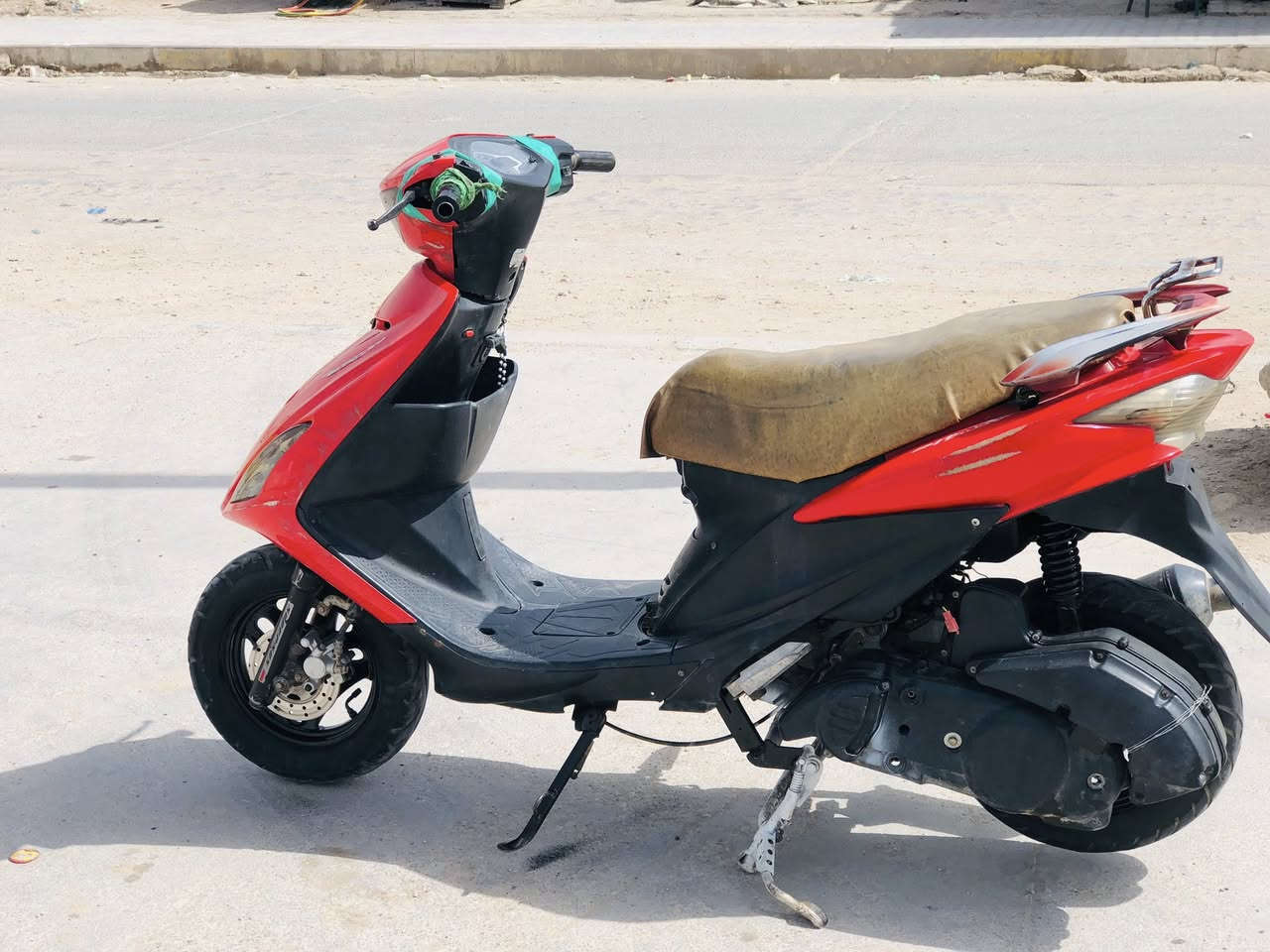 سلام عليكم سكنس مديل 2019 دراجه كامله سلف هورن ضوياتً كله شقال سعر 250 وبيه مجال رقم ***********
